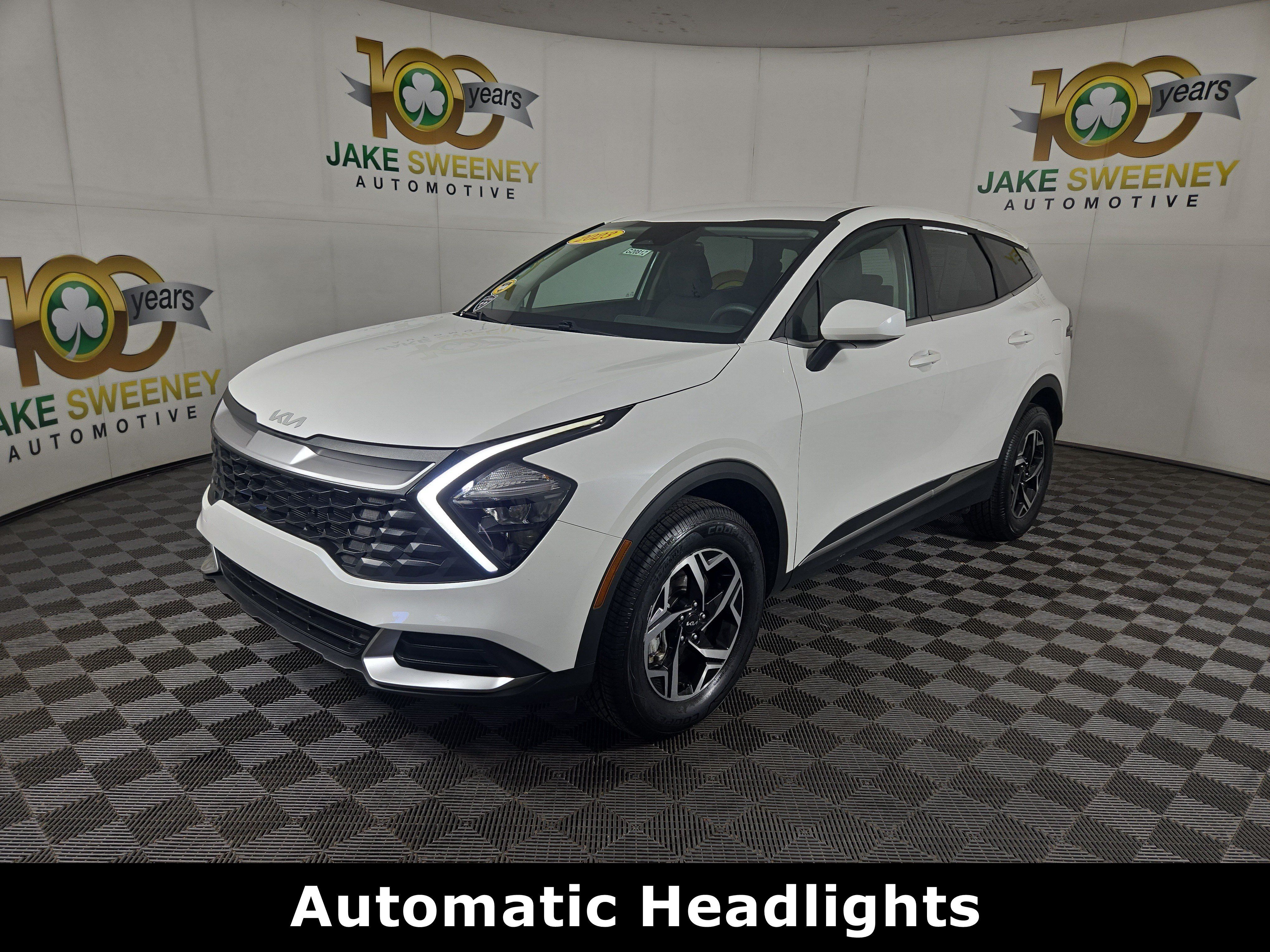Used 2023 Kia Sportage LX AWD/4WD image 3
