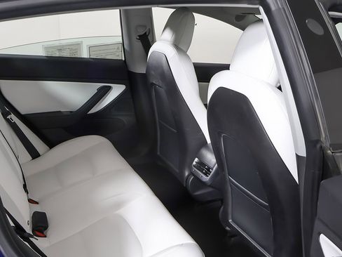 Used 2018 Tesla Model 3 Mid Range image 30