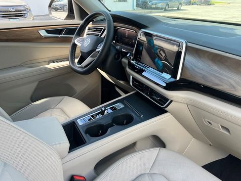 New 2026 Volkswagen Atlas SE image 9