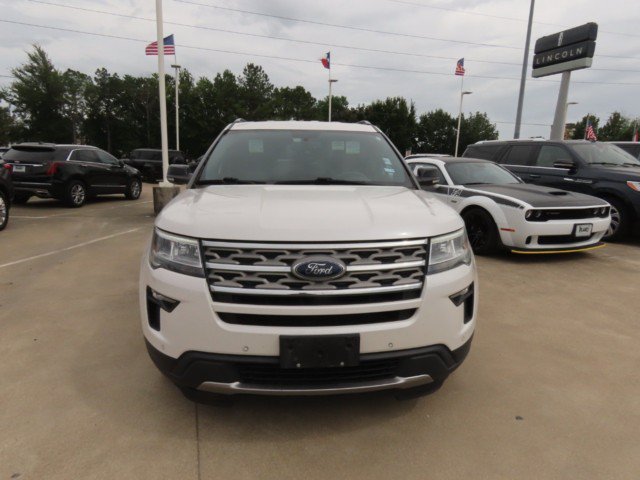 Used 2018 Ford Explorer XLT w/ Equipment Group 202A FWD image 4