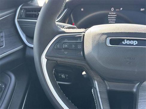 New 2025 Jeep Grand Cherokee L Limited w/ Luxury Tech Group II image 16