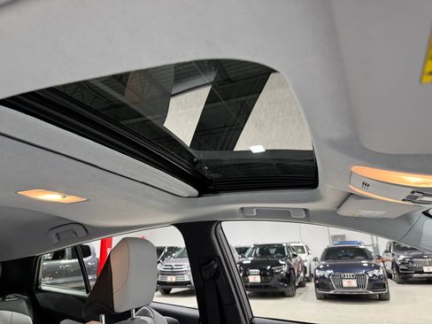 Used 2017 Toyota Prius Four w/ Premium Convenience Package image 44