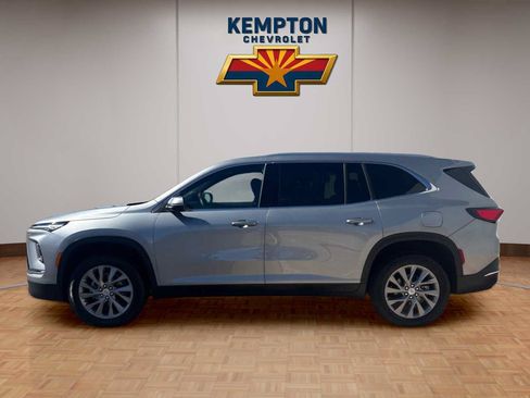 Used 2026 Buick Enclave Preferred FWD image 3