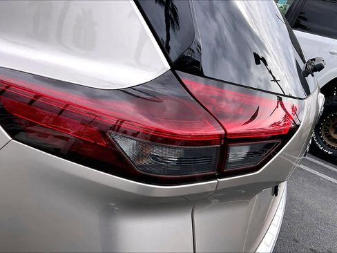 Used 2023 Nissan Rogue Platinum w/ Platinum Premium Package image 27