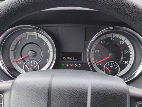 Used 2013 Dodge Grand Caravan SXT image 32