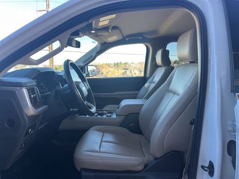 Used 2024 Ford Expedition Max XLT image 8