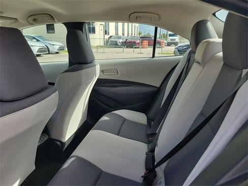 Used 2025 Toyota Corolla LE image 6