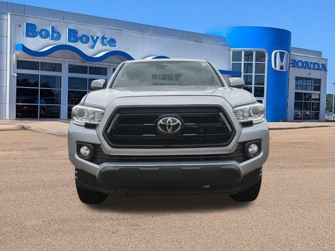 Used 2023 Toyota Tacoma SR5 RWD image 2