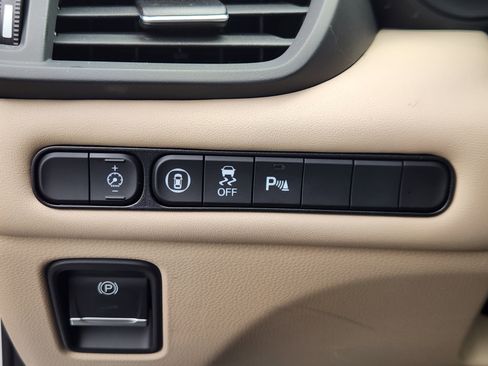 Certified 2025 Acura TLX w/ Technology Package image 26