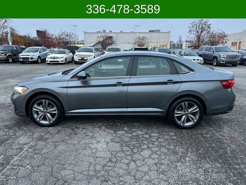 Used 2024 Volkswagen Jetta SE image 2