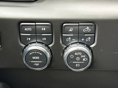 Used 2025 GMC Sierra 1500 AT4 w/ AT4 Premium Package image 27