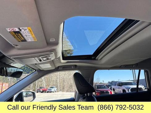 Certified 2023 Toyota Highlander XLE image 24