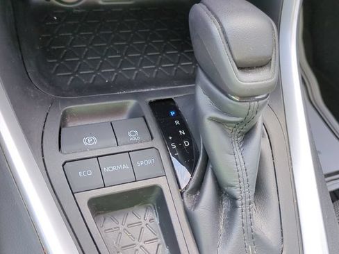 Used 2023 Toyota RAV4 LE FWD image 19