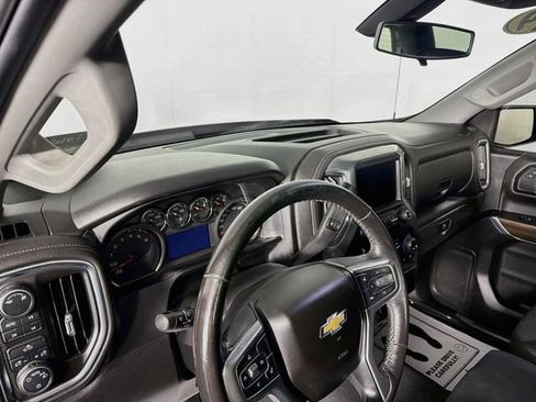 Used 2019 Chevrolet Silverado 1500 LT w/ Convenience Package AWD/4WD image 9