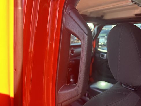 Used 2023 Jeep Wrangler Unlimited Rubicon 4xe w/ Steel Bumper Group image 35