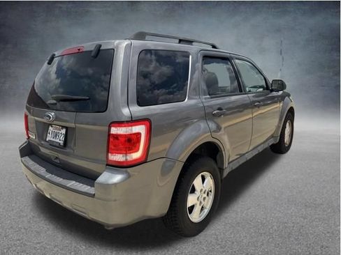 Used 2011 Ford Escape XLT FWD image 7
