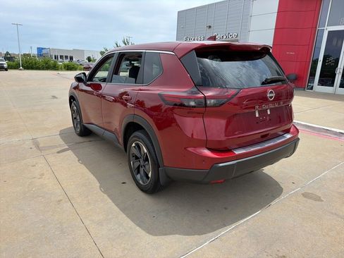 Used 2026 Nissan Rogue SV FWD image 3