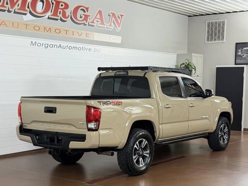 Used 2017 Toyota Tacoma TRD Sport w/ Tow Package (A/T) AWD/4WD image 3
