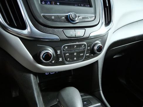 Used 2024 Chevrolet Equinox LT w/ LPO, Floor Liner Package AWD/4WD image 18