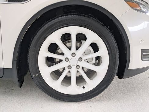 Used 2016 Ford Taurus Limited w/ Driver Assist Package image 21