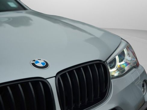 Used 2018 BMW X4 M40i image 23