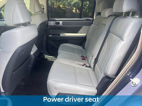 Used 2025 Hyundai Santa Fe SEL FWD image 34