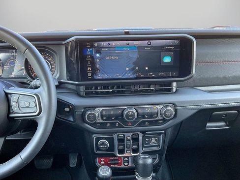 Certified 2025 Jeep Wrangler Unlimited Rubicon w/ Convenience Group image 13