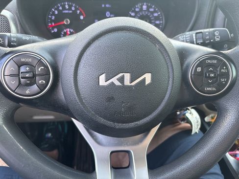 Used 2022 Kia Soul LX image 21