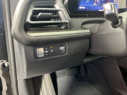 Used 2024 Chevrolet Traverse LT w/ Enhanced Driving Package FWD image 27