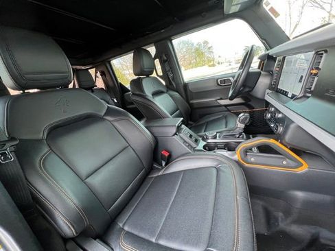 Used 2023 Ford Bronco Badlands image 29