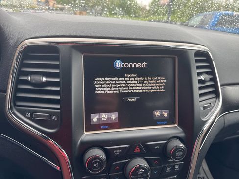 Used 2017 Jeep Grand Cherokee Limited w/ Luxury Group II image 28