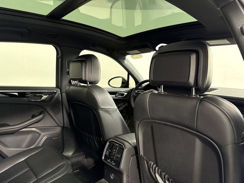 Certified 2024 Porsche Macan w/ Premium Plus Package AWD/4WD image 24