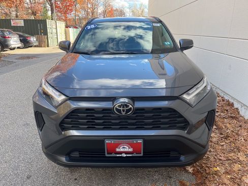 Used 2025 Toyota RAV4 XLE image 3