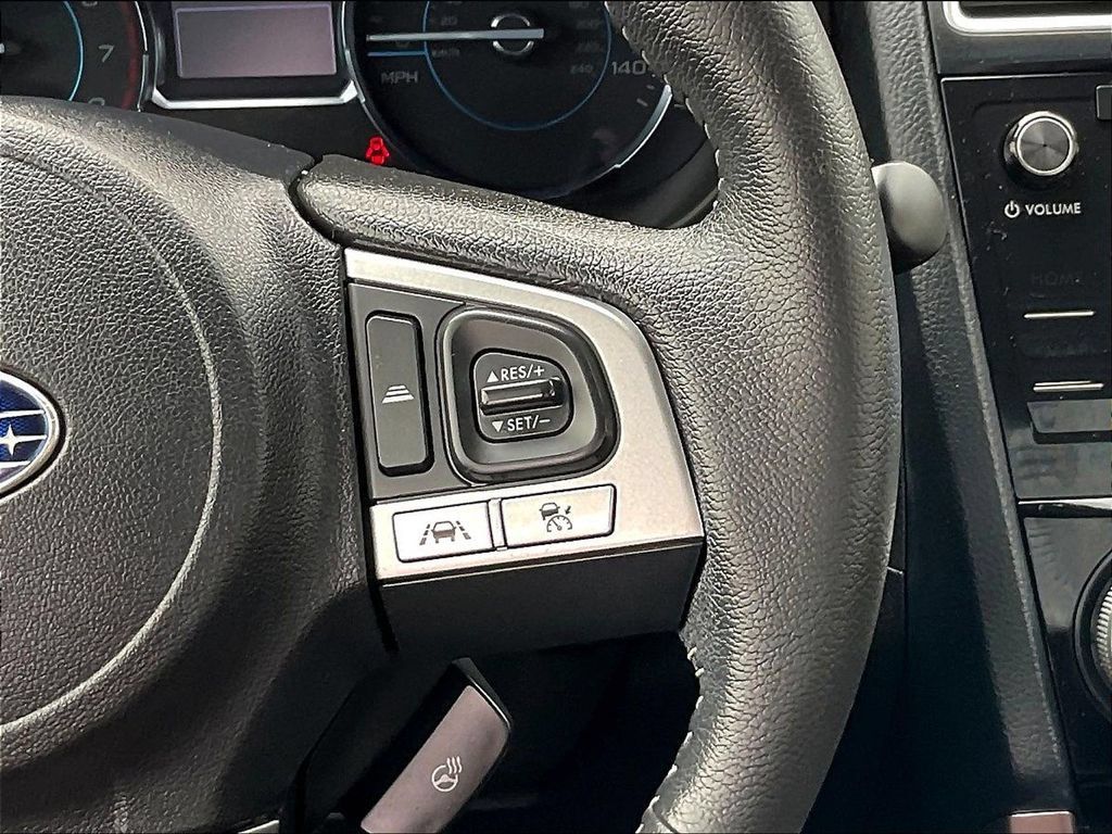 Used 2017 Subaru Forester 2.5i Touring AWD/4WD image 12