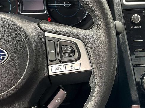 Used 2017 Subaru Forester 2.5i Touring AWD/4WD image 12