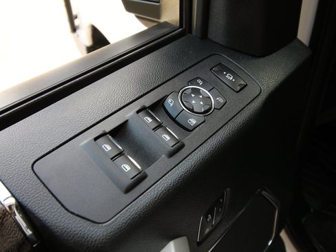 Used 2019 Ford F250 Lariat w/ Lariat Ultimate Package AWD/4WD image 21