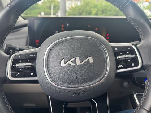 Used 2026 Kia Carnival FWD image 30