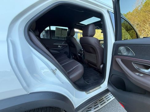 Used 2022 Mercedes-Benz GLE 350 4MATIC w/ Premium Package image 12