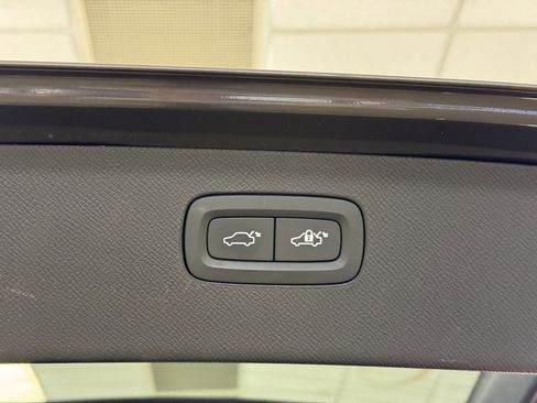 Used 2024 Volvo XC90 B5 Plus image 27