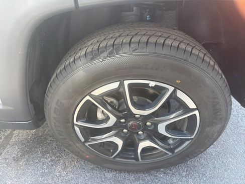 Used 2025 Jeep Compass Trailhawk AWD/4WD image 9