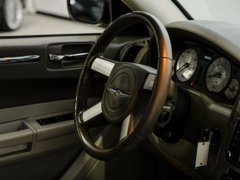 Used 2008 Chrysler 300 Touring image 18