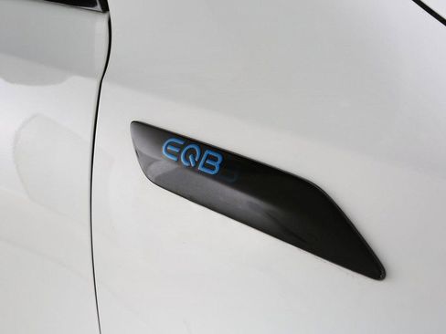 Used 2022 Mercedes-Benz EQB 300 4MATIC image 13