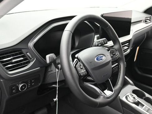 New 2026 Ford Escape SE image 16