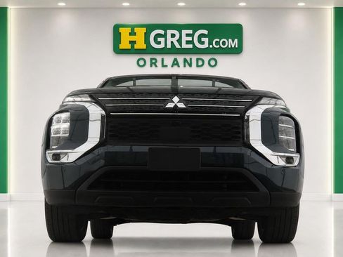 Used 2023 Mitsubishi Outlander SE FWD image 7