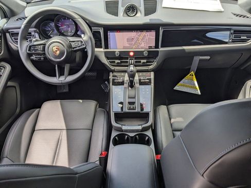 Certified 2025 Porsche Macan AWD/4WD image 23