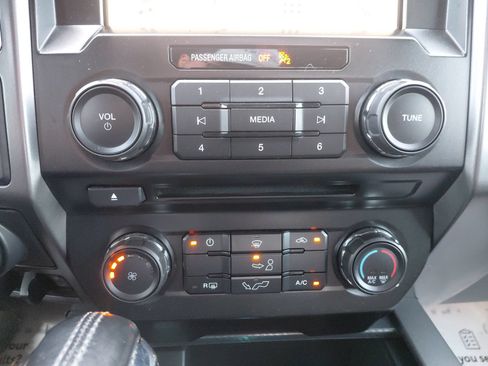 Used 2018 Ford F150 XLT w/ Equipment Group 301A Mid AWD/4WD image 40