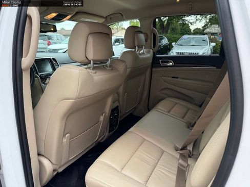 Used 2016 Jeep Grand Cherokee Limited AWD/4WD image 13