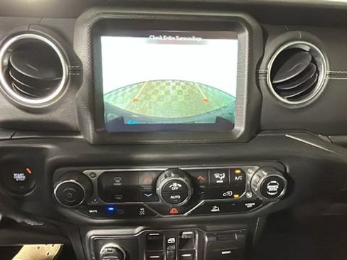 Used 2023 Jeep Wrangler Unlimited Sahara AWD/4WD image 22