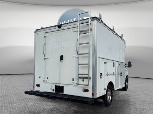 Used 2022 Ford E-350 and Econoline 350 Super Duty w/ Power Windows & Locks Group RWD image 3