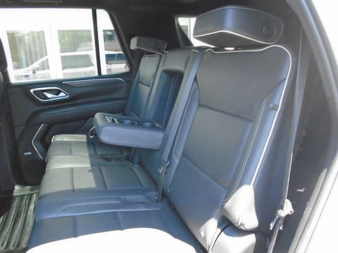 Used 2023 GMC Yukon SLT AWD/4WD image 50